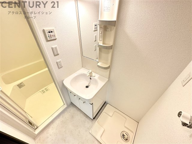 洗面設備　洗髪洗面化粧台付きです！