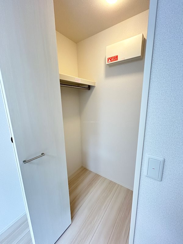 収納　※写真は202号室のものです。（参考）
