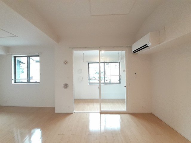 居室・リビング　ゆったりとした居間です