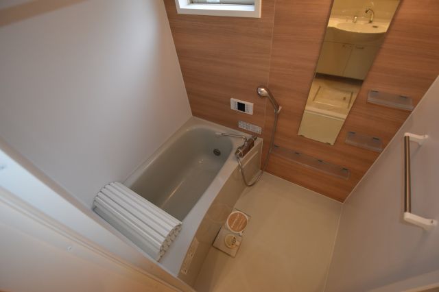 バス・シャワールーム　浴室乾燥・追い炊き機能付きのバスルーム♪