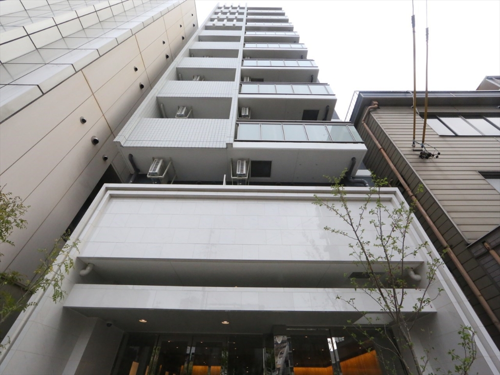 建物外観　外観　オートロック　防犯カメラ　宅配ボックス