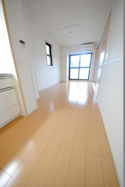 居室・リビング　写真は３０１号室