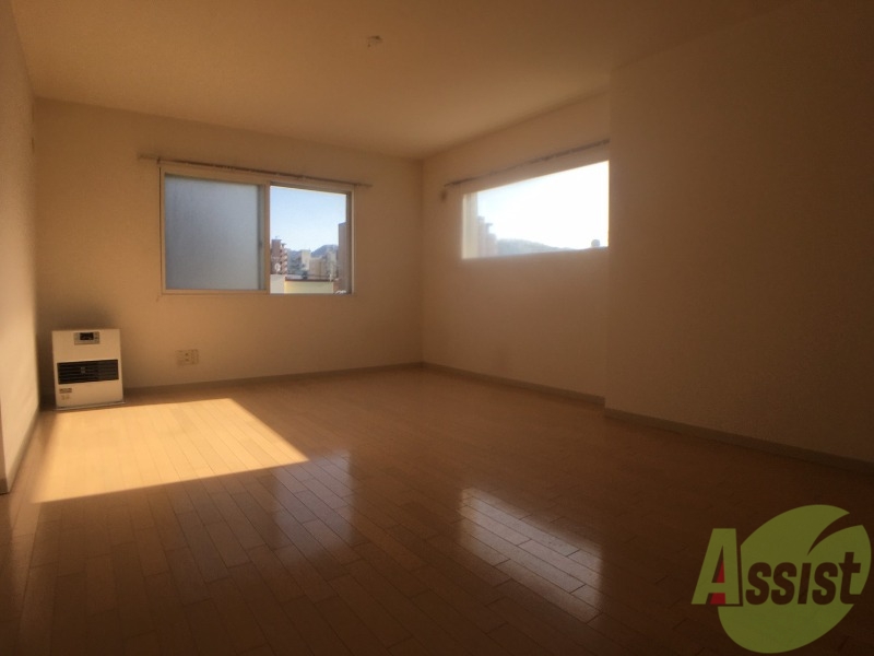 居室・リビング　広くてキレイなお部屋が広がっていて、充実した生活が送れそう。