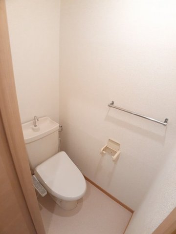 トイレ　ゆったりとした空間のトイレです