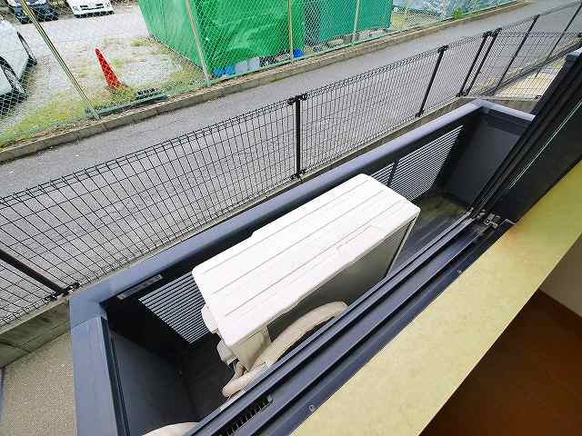 バルコニー　こちらで洗濯物が干せますよ。