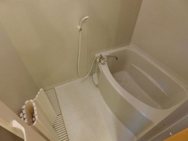 バス・シャワールーム　広めの浴室です。