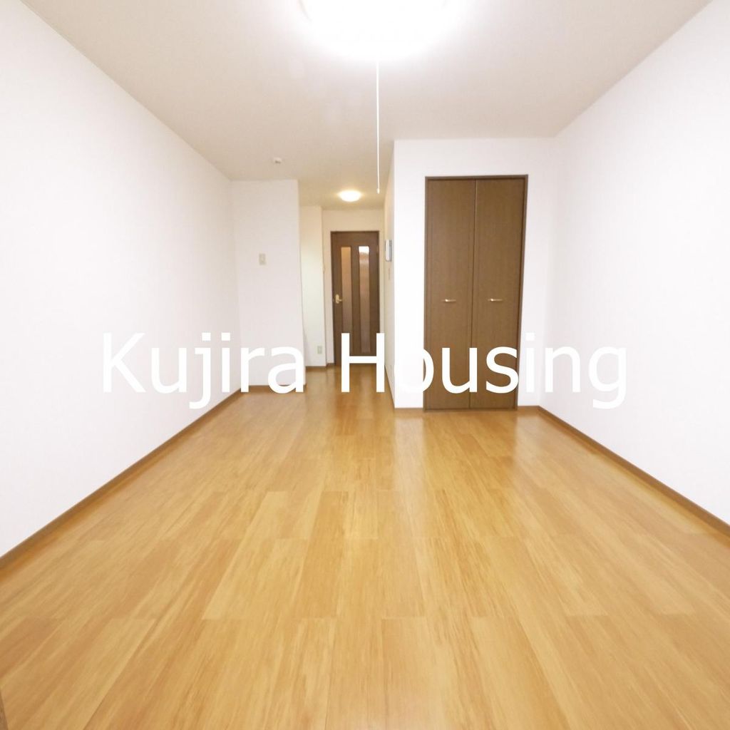 居室・リビング　★照明器具ついてます♪