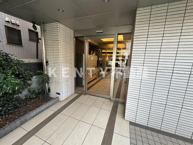エントランス　清潔なエントランスです