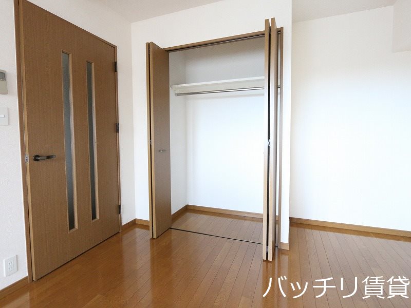 収納　別号室タイプの為、現状を優先致します。