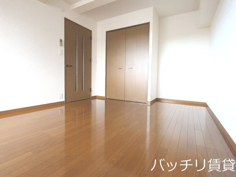 居室・リビング　別号室タイプの為、現状を優先致します。