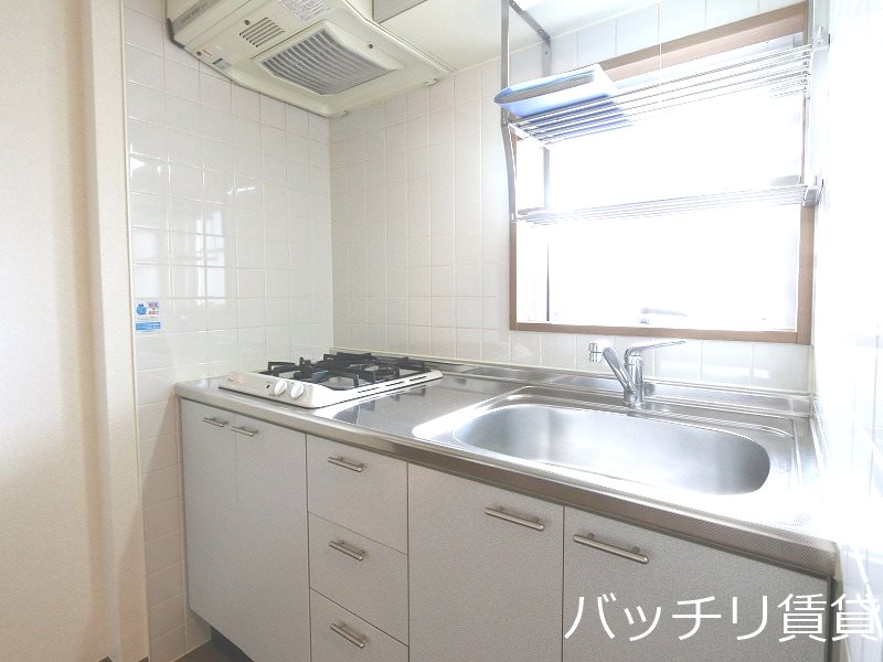 キッチン　別号室タイプの為、現状を優先致します。