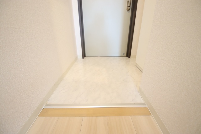 玄関　※別室の参考写真の為、現況優先です。