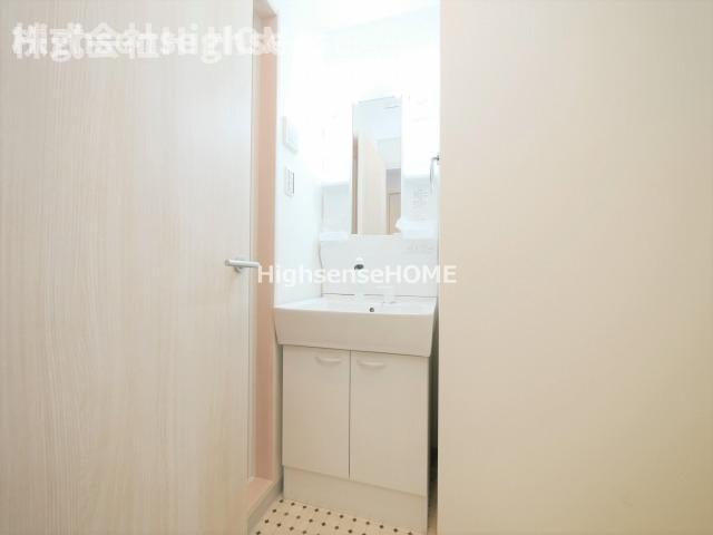 洗面設備　独立洗面化粧台付き