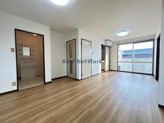 居室・リビング　リビング13帖