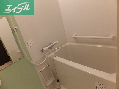 バス・シャワールーム　きれいな浴室