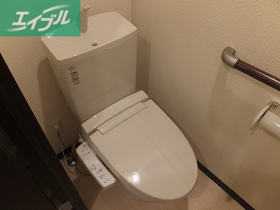 トイレ　ウォシュレット付きのトイレ