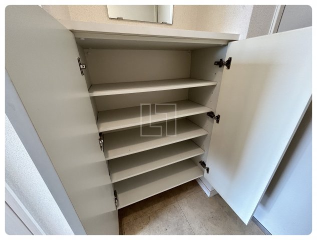 収納　アコード中之島　下駄箱