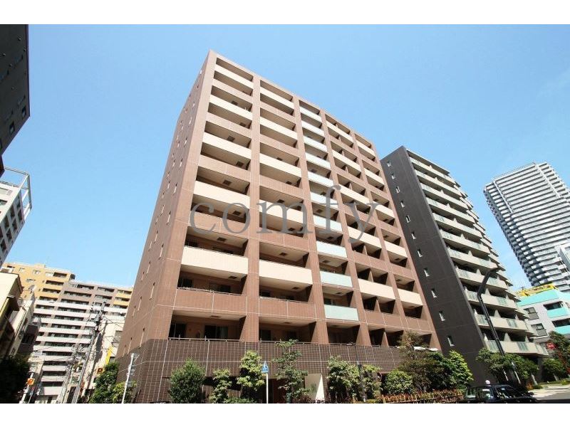 建物外観　タイル貼りの重厚感のある外観