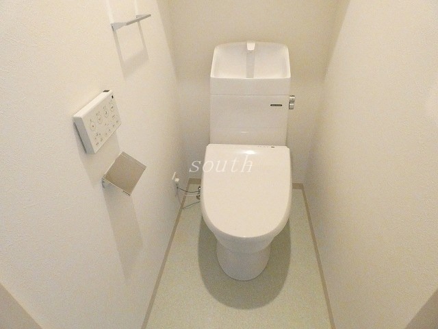 トイレ　ウォシュレット付きのトイレ