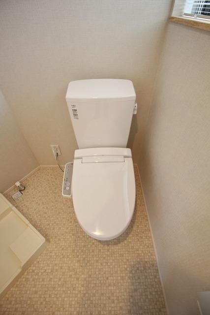 トイレ　★シャワートイレ付のトイレです★