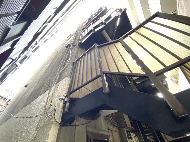 建物外観　商店街の中にある感じです☆