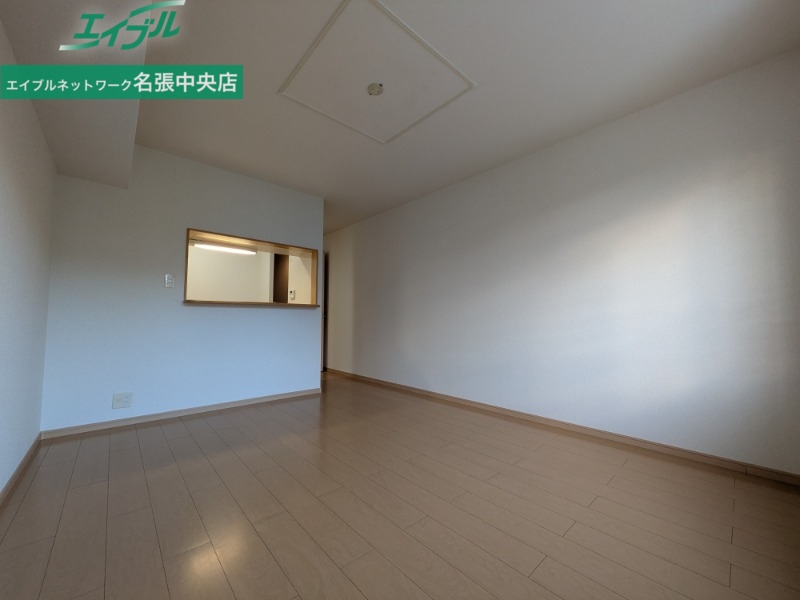 居室・リビング　別部屋参考写真です