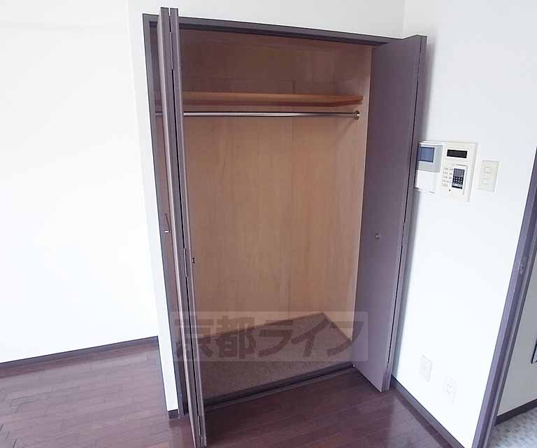 収納　大事な洋服はこちらにしまって下さい・