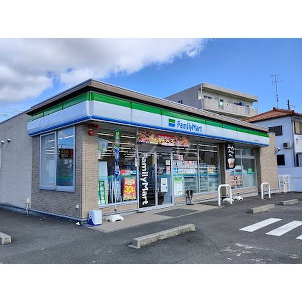 コンビニ　ファミリーマート 瑞穂牛牧店（コンビニ）まで672m