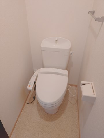トイレ　キレイな個室空間です