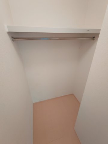 収納　お洋服もたくさんしまえます
