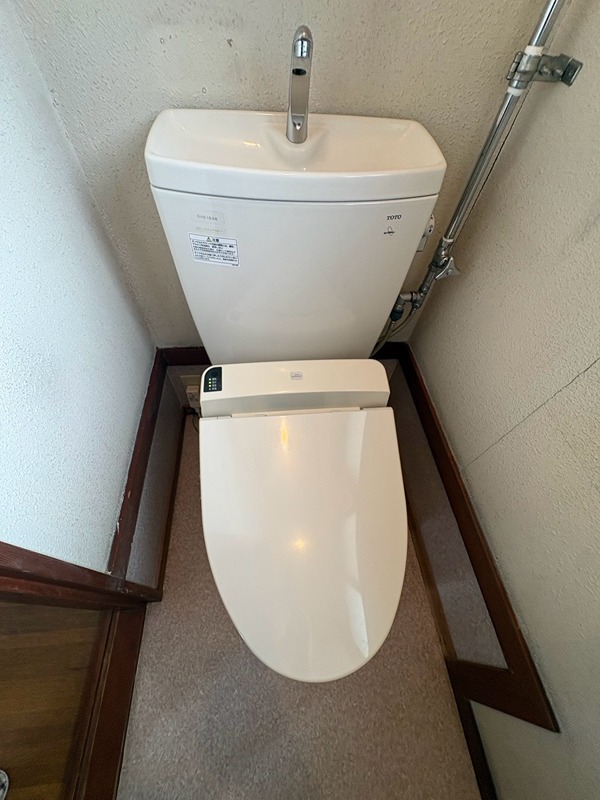 鳶尾4丁目貸家のトイレ写真