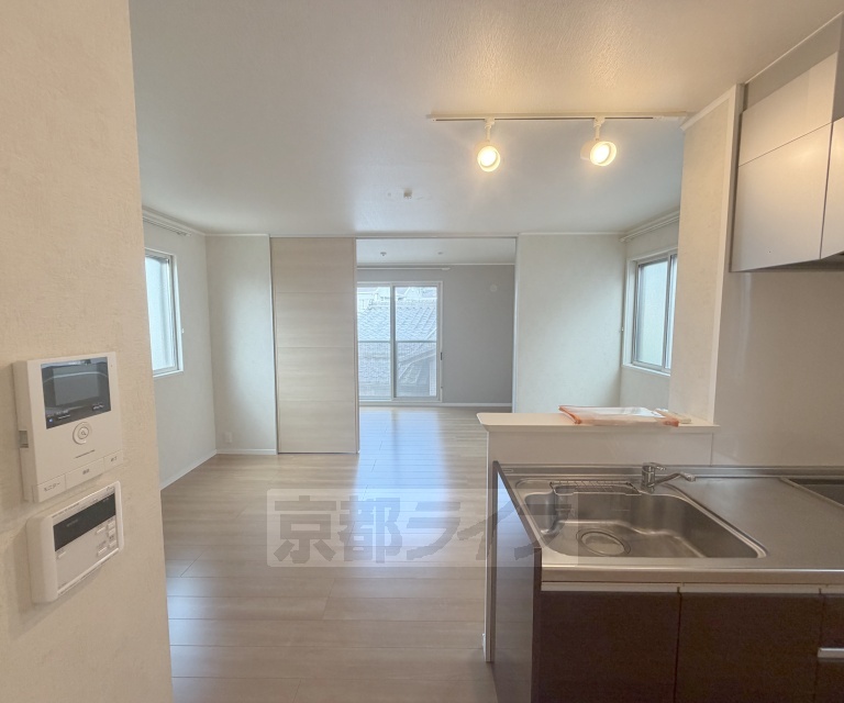 居室・リビング　新築のとても綺麗なお部屋です！