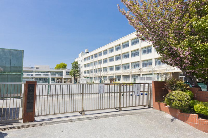 小学校　中沢小学校（小学校）まで350m