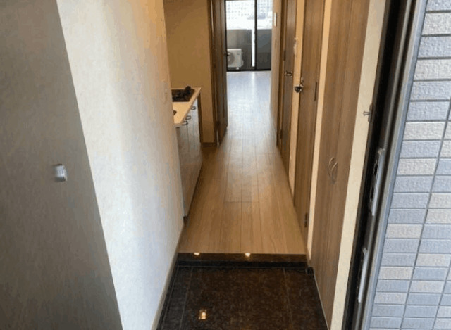 玄関　※別部屋参考写真