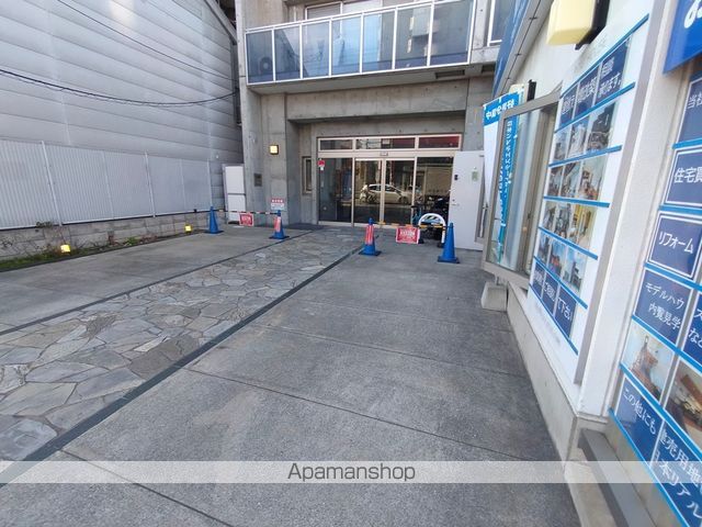 地下鉄千日前線 新深江駅 徒歩1分 11階建 築18年の外観写真