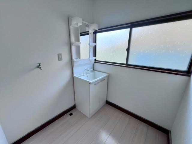 下船尾村山戸建 5DKの内装写真