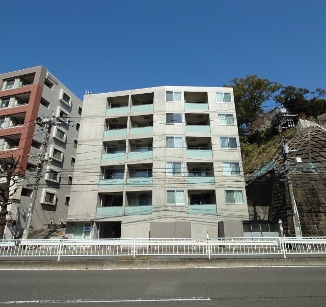 建物外観　オートロック完備