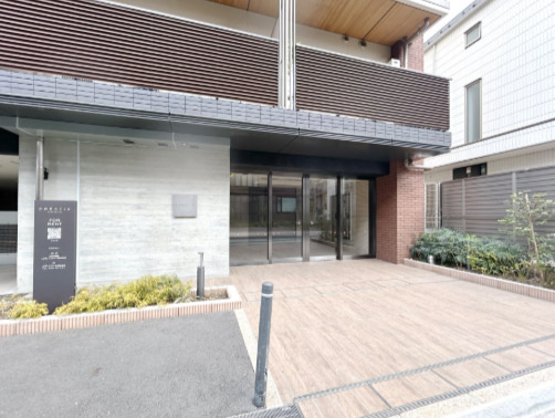 東急田園都市線 三軒茶屋駅 徒歩7分 5階建 築3年の外観写真