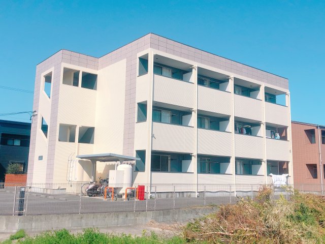 近鉄大阪線 伊勢中川駅 徒歩14分 3階建 築18年の外観写真