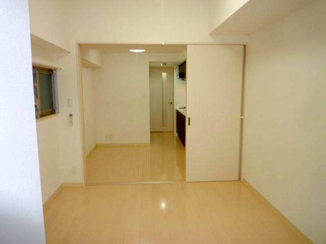 地下鉄東山線 名古屋駅 徒歩7分 15階建 築14年の居間写真