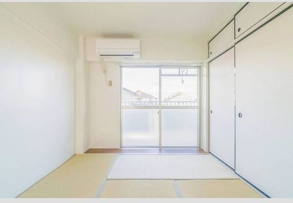 ビレッジハウス滝呂2号棟の居間写真