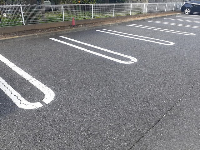 駐車場　駐車場