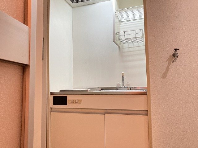 キッチン　同物件別部屋
