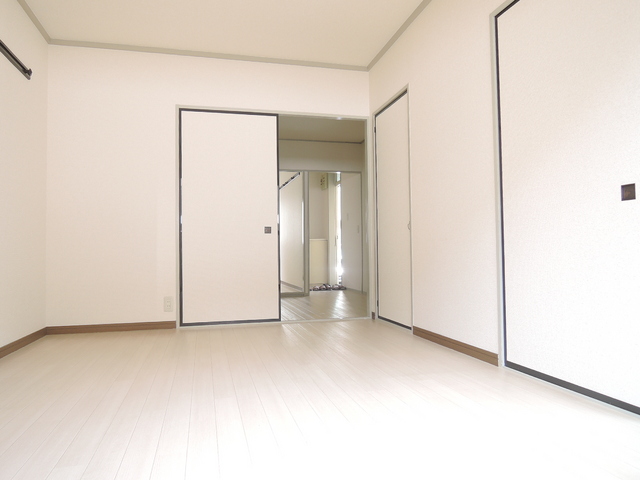 居室・リビング　６帖洋室☆（他のお部屋の写真です）