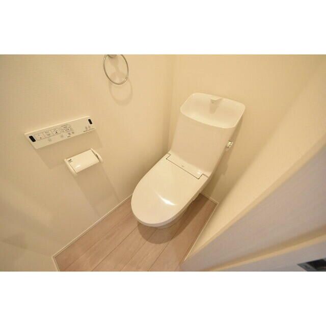 都営三田線 蓮根駅 徒歩10分 3階建 築1年のトイレ写真