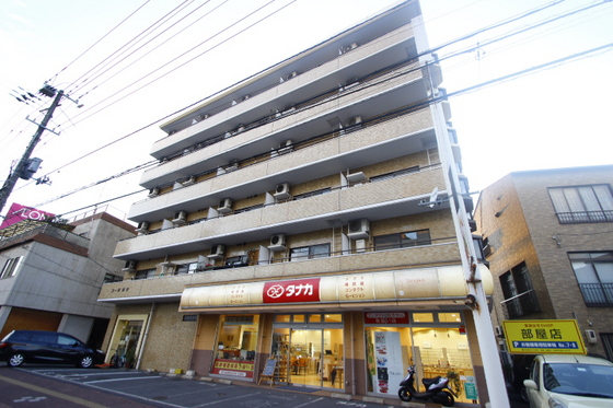 【広島市南区西翠町のマンションの建物外観】