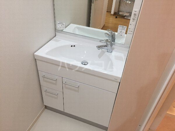 【春日井シェアハウス　ボヌールの洗面設備】