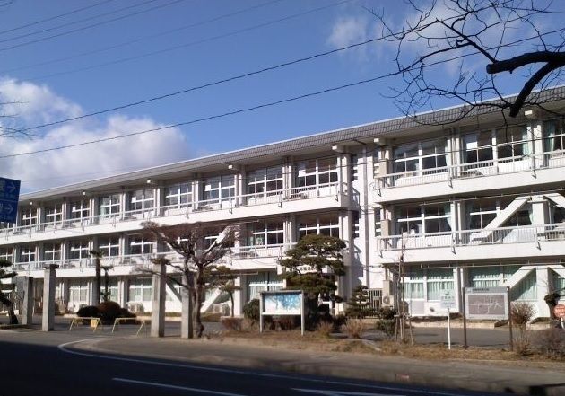 【二本松市表のアパートの小学校】