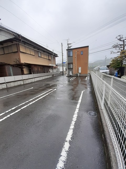 【土佐市高岡町のアパートの駐車場】