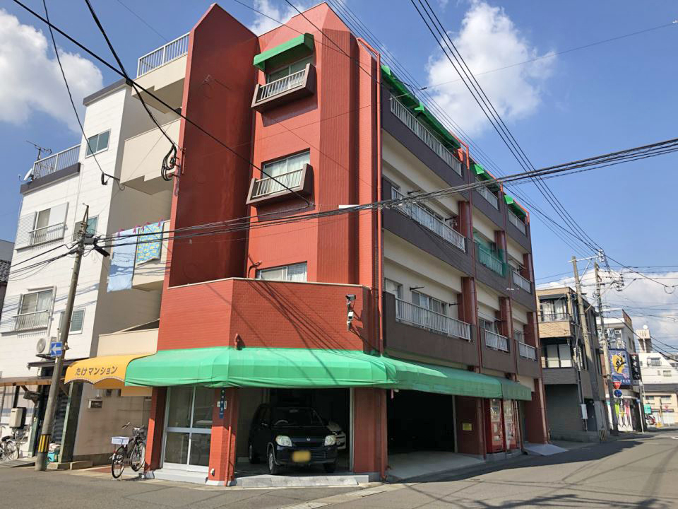 【たけマンション（甲突町）の建物外観】